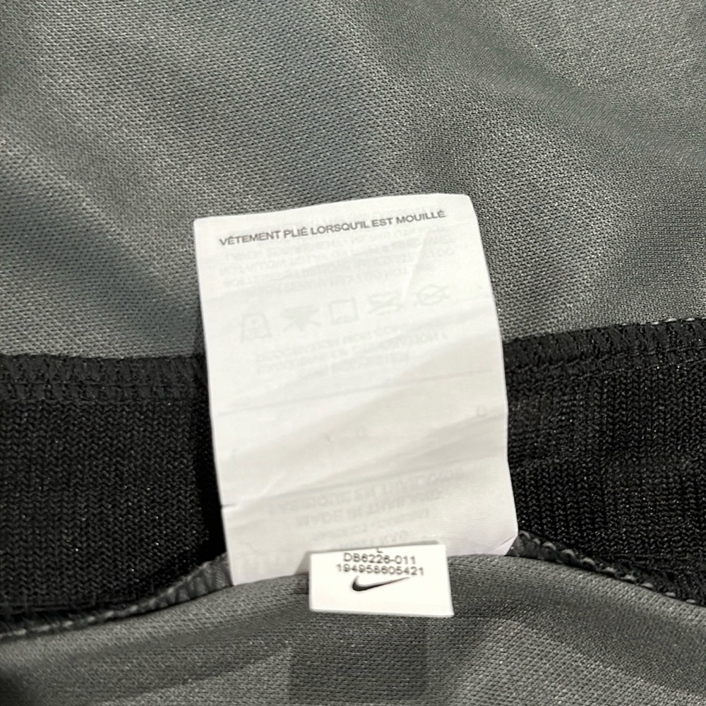 Nike Women’s Jersey Size  L - Picture 15 of 15
